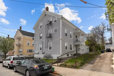 19 Clement St, Tiverton, RI 02878