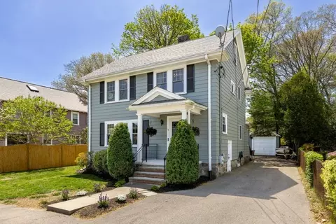 52 Crown St, Milton, MA 02186