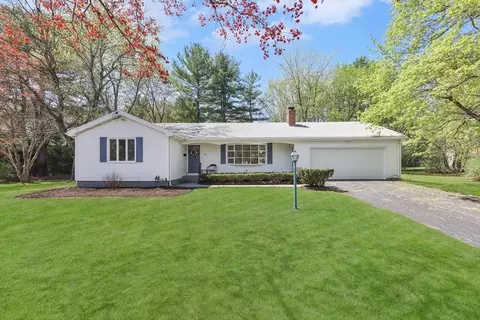 26 Andover Rd, Longmeadow, MA 01106