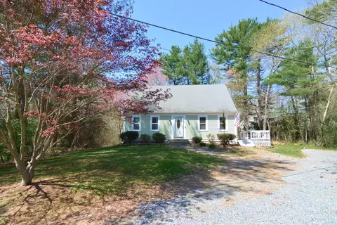 21 Silver St, Hanson, MA 02341