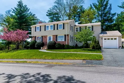 31 Bonney Ln, Dedham, MA 02026