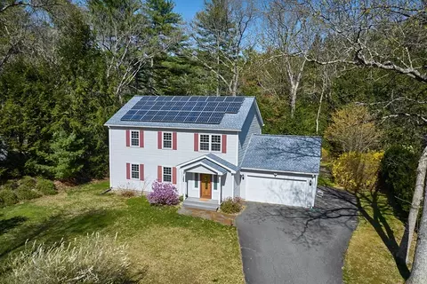 78 Aubinwood Rd, Amherst, MA 01002
