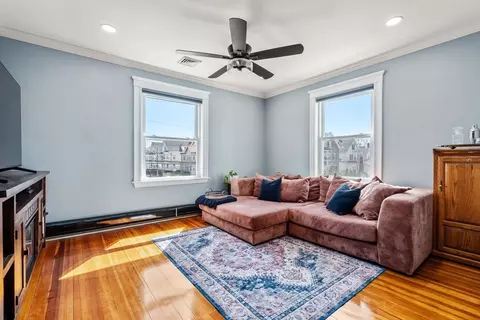 337 Newton St #3, Waltham, MA 02453