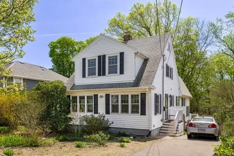 49 Wood St, Milton, MA 02186