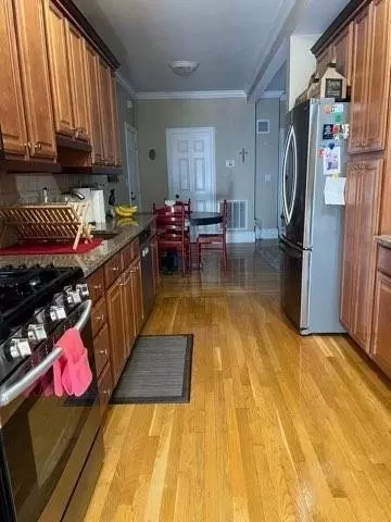 206 Adams St #3, Waltham, MA 02453