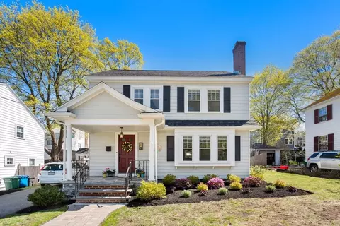 13 Longfellow Rd, Reading, MA 01867