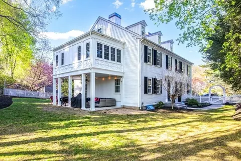 663 Main St, Medfield, MA 02052