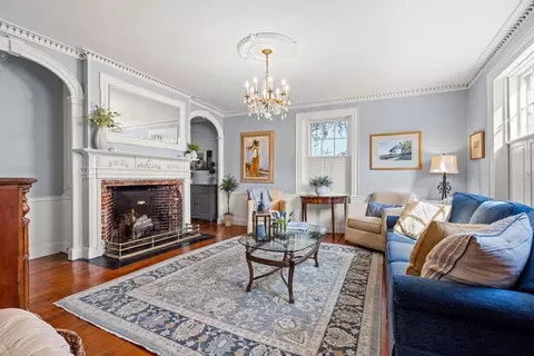 177 Merrimac St #1, Newburyport, MA 01950