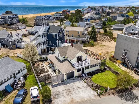 9 20th St, Newbury, MA 01951