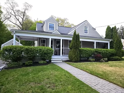5 Sunset Ave, Cumberland, RI 02864