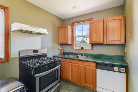 58 Downing St, Fall River, MA 02723 photo 8