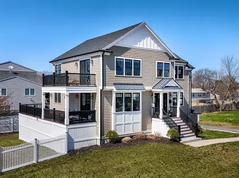 7 Vernon Ave, Hull, MA 02045