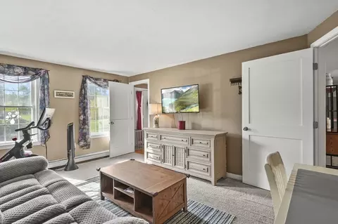 14 Virginia Ave, Sutton, MA 01590 photo 3