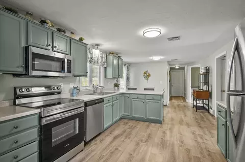 14 Virginia Ave, Sutton, MA 01590 photo 6