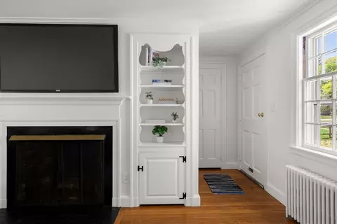 Entry Way - 14 Thorpe Rd, Needham, MA 02494 photo 1 of 2