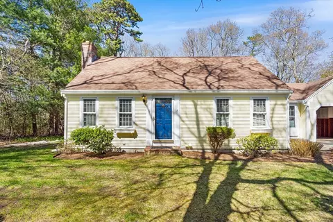 13 Old Fields Rd, Sandwich, MA 02563