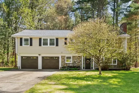 33 Ledgewood Rd, Framingham, MA 01701
