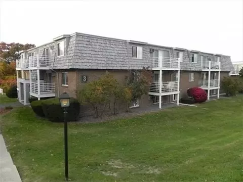 145 Essex Ave #322, Gloucester, MA 01930