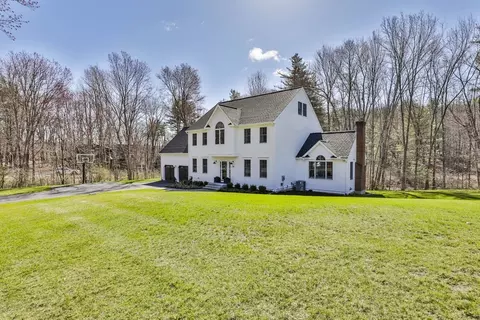 34 Mill Rd, Harvard, MA 01451