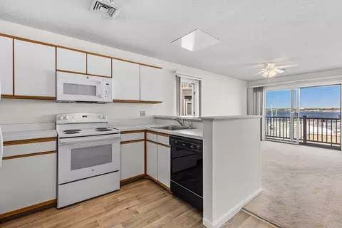 700 Shore Dr #7-703, Fall River, MA 02721 photo 15