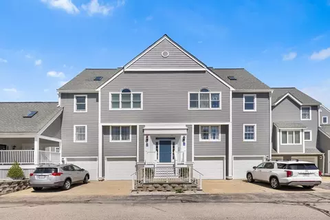 700 Shore Dr #7-703, Fall River, MA 02721