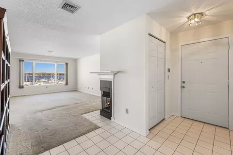 700 Shore Dr #7-703, Fall River, MA 02721 photo 8