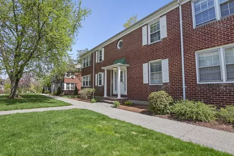 3 Parkview Ln #D, Haverhill, MA 01835