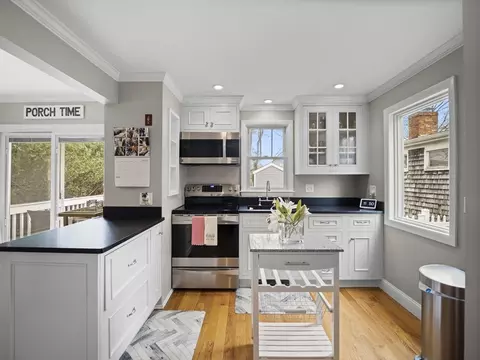 Kitchen - 17 Edwards Rd, Barnstable, MA 02601 photo 4 of 4