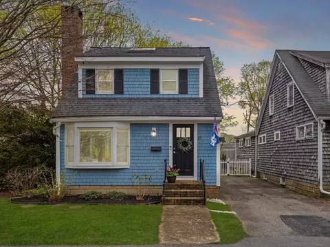 17 Edwards Rd, Barnstable, MA 02601