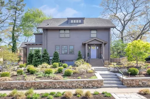 40 Holland Rd, Melrose, MA 02176