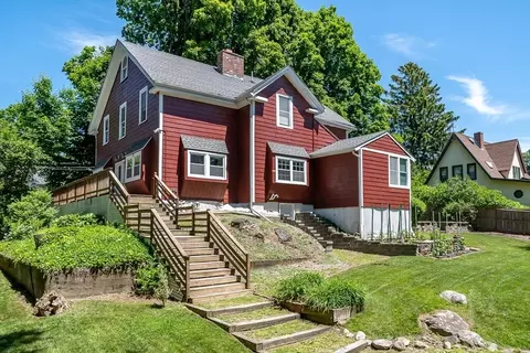 22 Oakland St #2, Natick, MA 01760