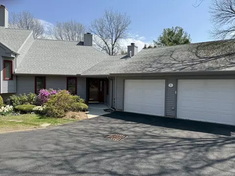 1 Baldwin Ln #1, Amherst, MA 01002