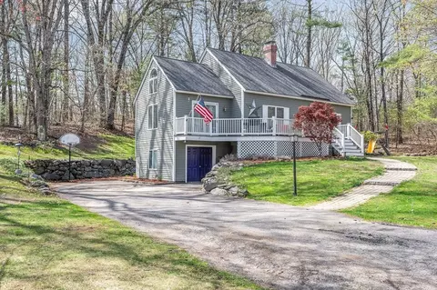 111 Stonebridge Dr, Dracut, MA 01826