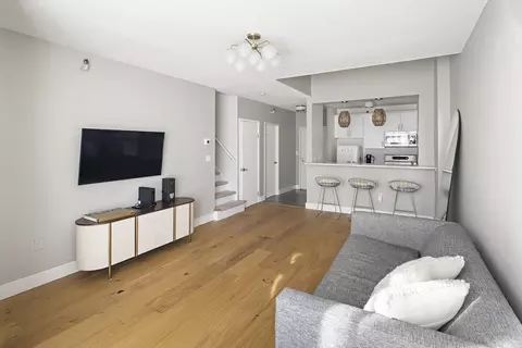 42 8th St #1109, Boston, MA 02129