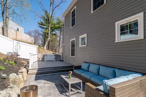 Exterior - 9 Shore Rd, Natick, MA 01760 photo 3 of 4