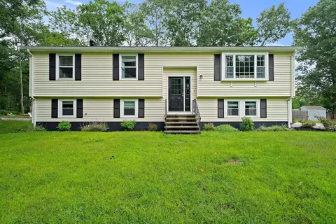 470 Pleasant St, Hanson, MA 02341