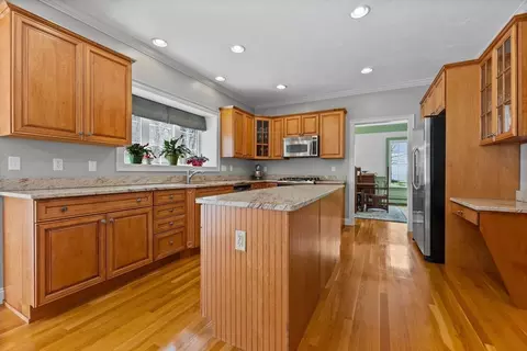 8 Comstock Way, Walpole, MA 02071 photo 6