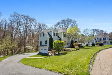 8 Comstock Way, Walpole, MA 02071 photo 2