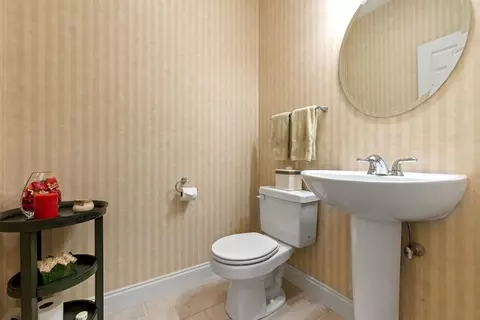 8 Comstock Way, Walpole, MA 02071 photo 29