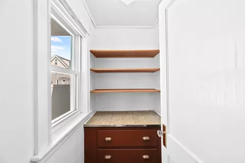 Entry Way - 71 J St, Hull, MA 02045 photo 2 of 4