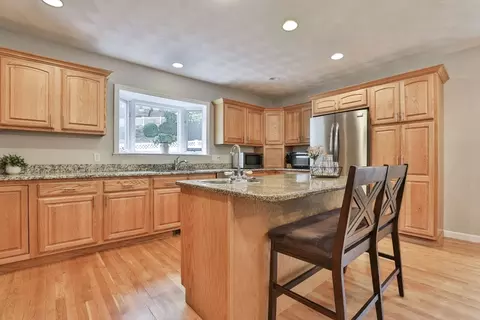 Kitchen - 1 Memory Ln, Wakefield, MA 01880 photo 2 of 4
