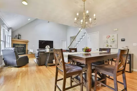 Dining - 1 Memory Ln, Wakefield, MA 01880 photo 2 of 3