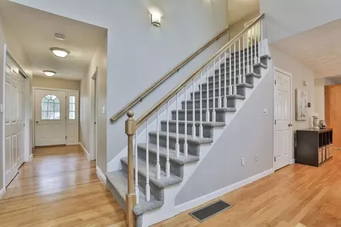 Entry Way - 1 Memory Ln, Wakefield, MA 01880 photo 1 of 1
