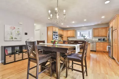 Dining - 1 Memory Ln, Wakefield, MA 01880 photo 3 of 3