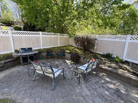 Exterior - 1 Memory Ln, Wakefield, MA 01880 photo 5 of 7