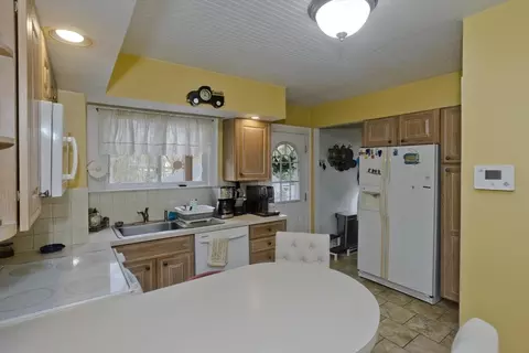 151 Springfield St, Springfield, MA 01107 photo 10