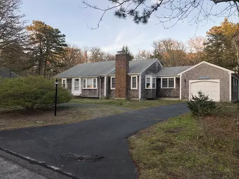 11 Hillside Rd, Harwich, MA 02645