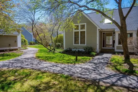 7 Brewster Ln #7, Acton, MA 01720