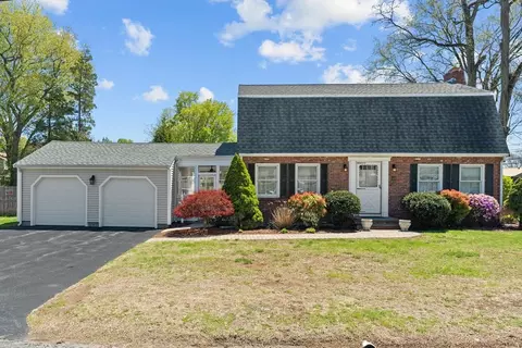 48 Day Hill Rd, Framingham, MA 01702