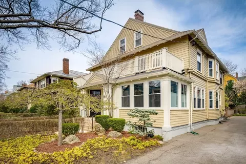 29 Grozier Rd #29, Cambridge, MA 02138